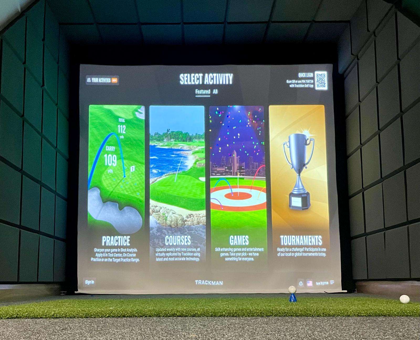 Golf club simulator coaching studio